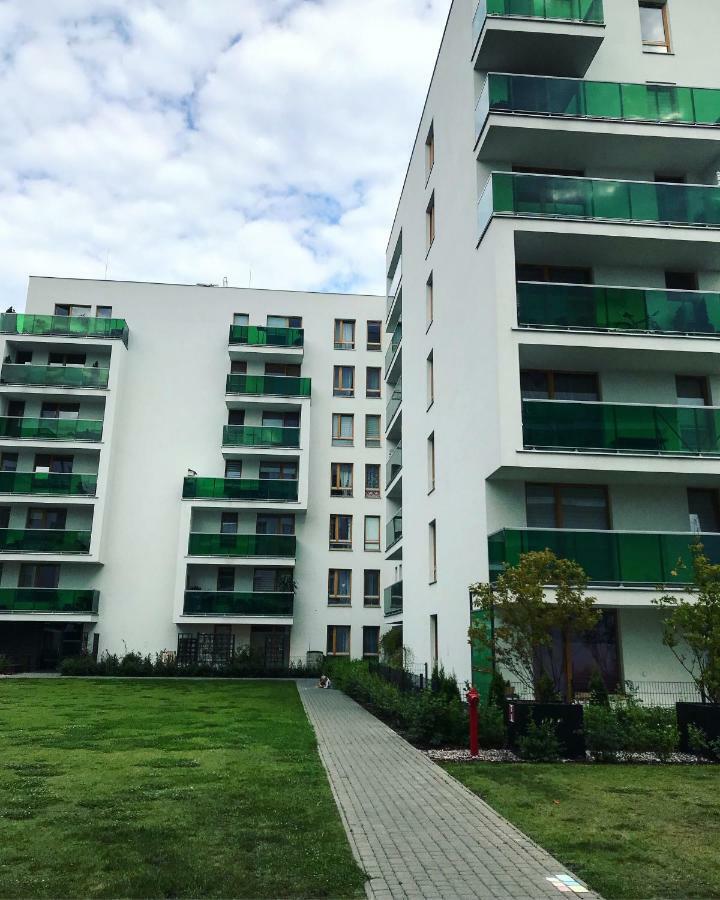 ורשה Shiraz Trio Apartament מראה חיצוני תמונה